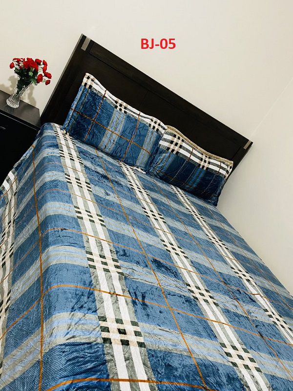 features your blue plaid bedding Premium Microfiber King Size Bedsheet 230x240 cm – Super Soft, Lightweight & All-Season Comfort Bedding