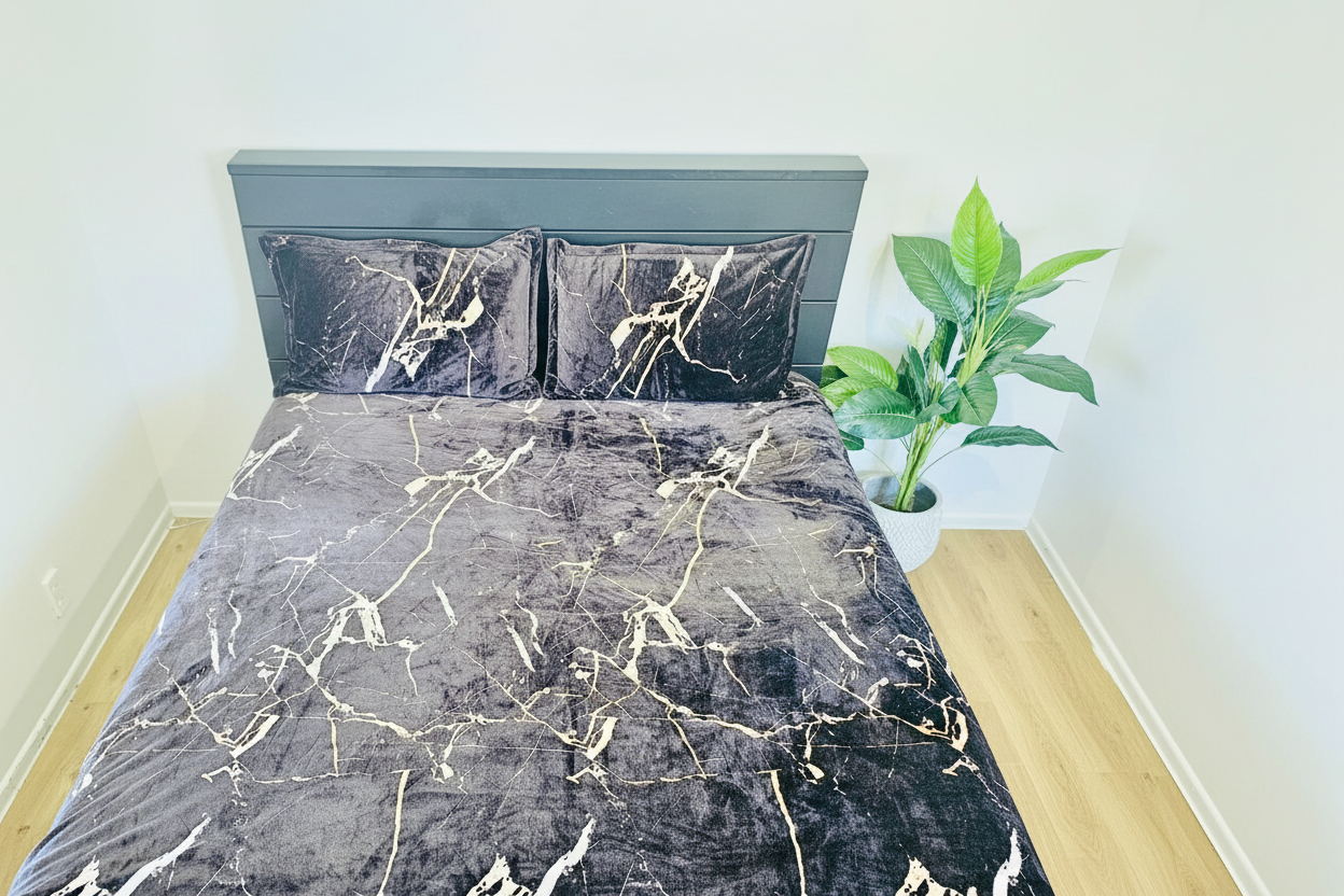Black Marble Bedding - Image 1